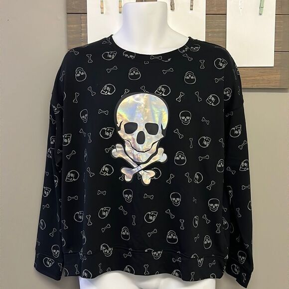 Pumpkins & Potions Skulls and Bones Long Sleeves Crewneck Pullover Shirt- Large - Picture 1 of 15